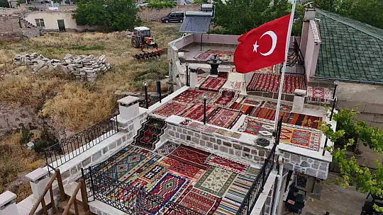 Yıllanmış halılar serildi, renk cümbüşü ortaya çıktı