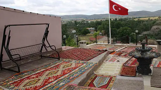Yıllanmış halılar serildi, renk cümbüşü ortaya çıktı