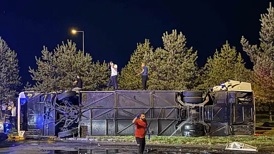 Yolcu otobüsüyle yakıt tankeri taşıyan tırın çarpıştığı kazada yaralı sayısı netleşti: 4'ü ağır, 39 yaralı