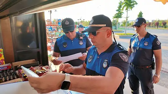 Zabıtanın Millet Bahçesi'ndeki denetimleri devam ediyor