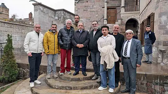 Zafer Algöz'den Sahaaflar Çarşısı'na tam not