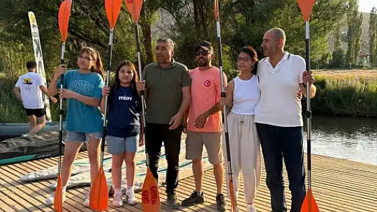 Zamantı Irmağı'nda şehit yakınları ve gaziler ücretsiz kanoya bindirildi