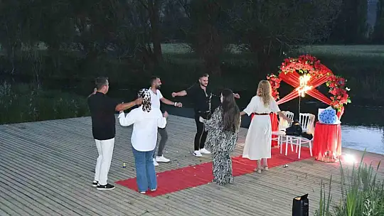 Zamantı Irmağı'nda sürpriz evlilik teklifi
