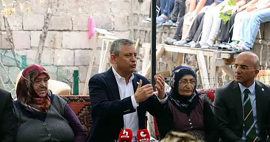 Özgür Özel'den gaf: 'Kayseri'ye CHP'li belediyede getireceğiz'
