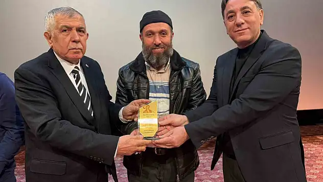 'Evereğin Velisi' filminin ödül töreni yapıldı