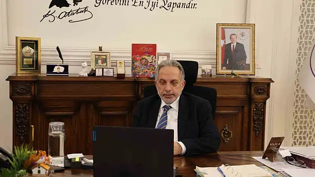 'Hizmet Madalyası' sahibi Başkan Yalçın, 'Bir Olalım Birlik Olalım' toplantısında Talas'taki çalışmaları anlattı