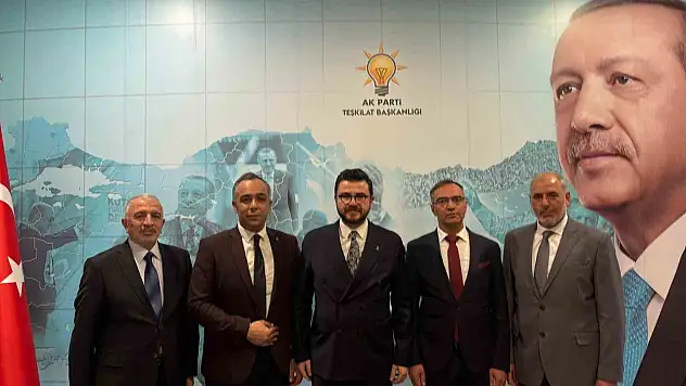 AK Parti'de 3 yeni ilçe başkanı görevi devraldı
