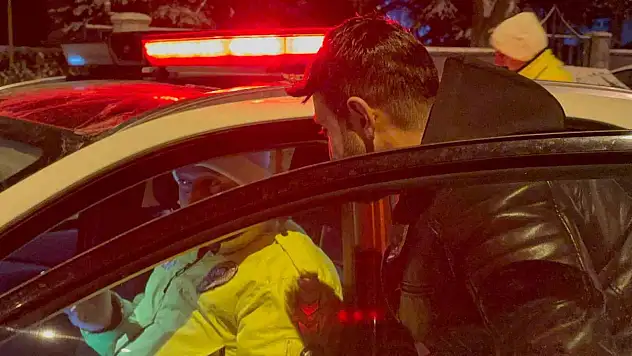 Alkollü sürücü 'ekmeğim gider' diyerek, işlem yapılmamasını istedi