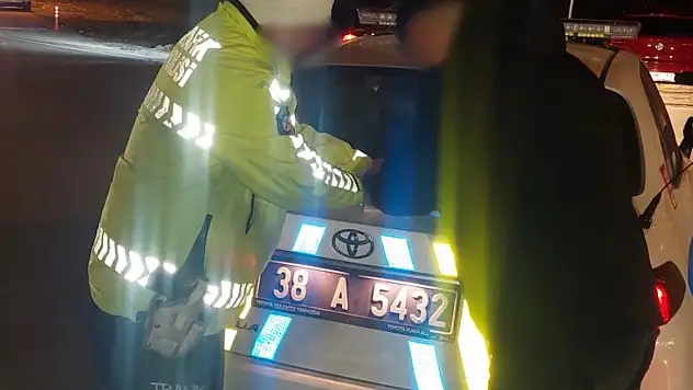 Alkolmetreyi üflemeyi reddeden sürücüye 150 bin TL para cezası