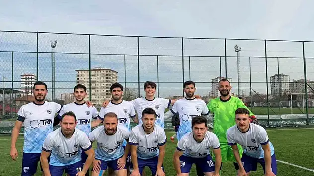 Başakpınarspor geriden gelerek kazandı