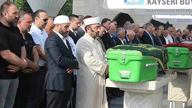 Başkan Büyükkılıç'ın yengesi son yolculuğuna uğurlandı