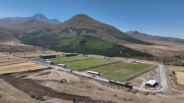 Başkan Büyükkılıç'tan Erciyes'e uluslararası standartlarda atletizm pisti projesi