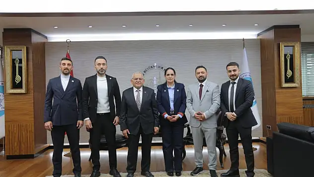 Başkan Büyükkılıç'tan Kayseri'de birlik ve istişare mesajı