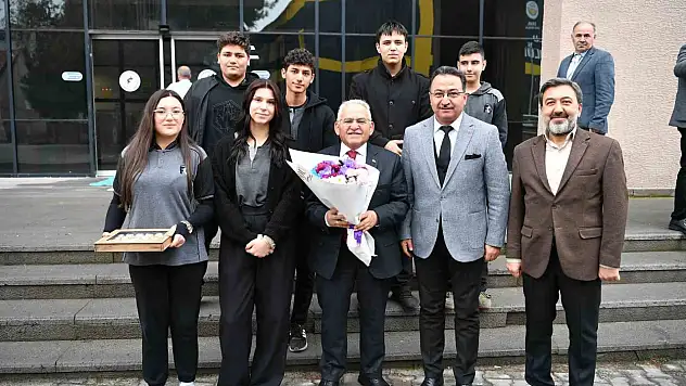 Başkan Büyükkılıç'tan lise öğrencilerine 'kariyer' ve 'gelecek' tavsiyeleri