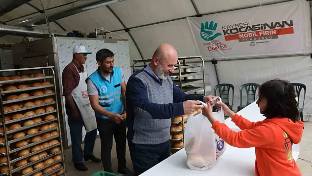 Başkan Çolakbayrakdar: 'Depremzede kardeşlerimizin her daim yanındayız'