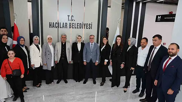 Başkan Özdoğan'a Asuman Erdoğan'dan ziyaret