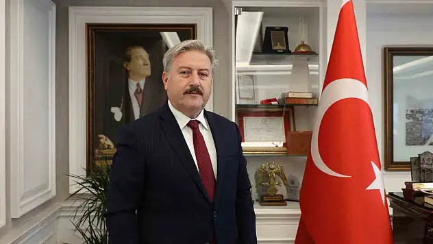 Başkan Palancıoğlu: 'Hayatını alın teri ile kazanan işçi kardeşlerimizin 1 Mayıs Emek ve Dayanışma Günü kutlu olsun'