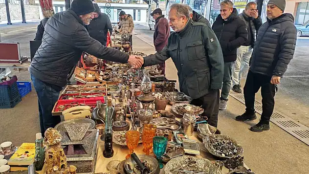 Başkan Yalçın Antika Pazarı'nda