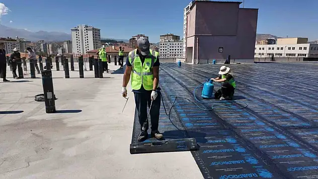 Bedesten katlı otopark çatısı yenileniyor