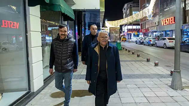 Büyükkılıç, Millet Caddesi'nde yapımı tamamlanan aydınlatma sistemini inceledi