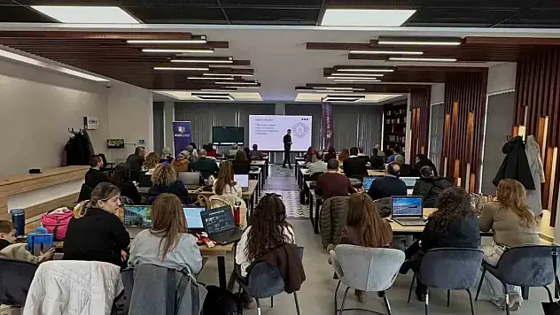 Büyükşehir Bilişim Akademisi'nden öğretmenlere siber güvenlik eğitimi