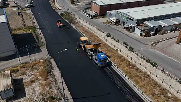 Büyükşehir'den Sazyolu Caddesi'nde 35 milyon TL'lik asfalt çalışması