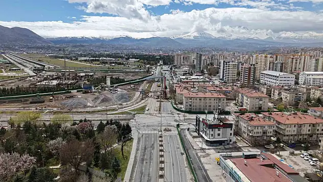 Büyükşehir'in Kartal Katlı Kavşağı Projesi'nde yoğun mesai