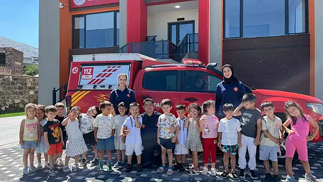 Büyükşehir İtfaiyesi'nden miniklere yangın ve deprem eğitimi