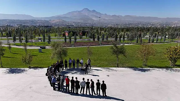 Büyükşehirden harita tapu kadastro alanı öğrencilerine drone teknolojileri ve CBS eğitimi