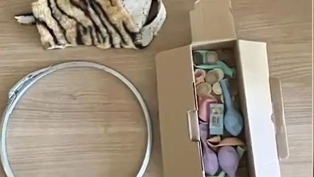 Çekirdek satan çocuğun tezgahındaki para ve eşyalarını çalan 3 kişi yakalandı