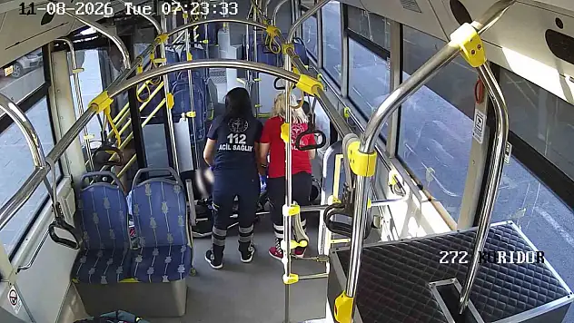 Duyarlı şoför, fenalaşan yolcuyu hastaneye yetiştirdi