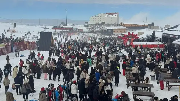 Erciyes'te ziyaretçi hedefine sezon bitmeden ulaşıldı