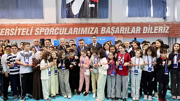 ERÜ'de 20. TÜBİTAK Ortaokul Öğrencileri Araştırma Projeleri Kayseri Bölge Yarışması Sergisi açıldı