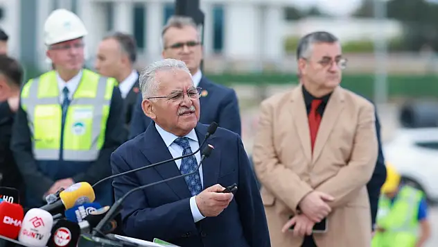Kartal Katlı Kavşağı ve Bağlantı Yolları Projesi'nin yüzde 17'si tamamlandı