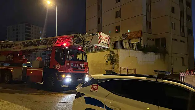 Kayseri'de 10 katlı binada yangın paniği