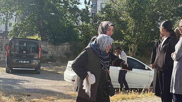 Kayseri'de 12 katlı binanın görevli dairesinde yangın