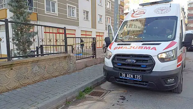 Kayseri'de 8. kattan düşen kadın öldü