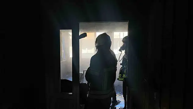 Kayseri'de apartman yangını ekiplerce söndürüldü