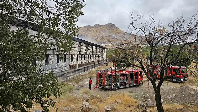 Kayseri'de fabrika yangını: Ekipler müdahale ediyor