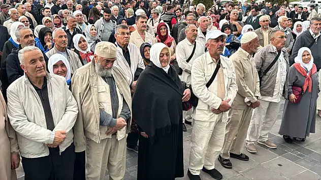 Kayseri'de ilk hac kafilesi dualarla uğurlandı