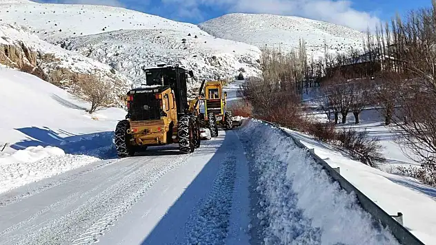 Kayseri'de kapanan 126 yol ulaşıma açıldı