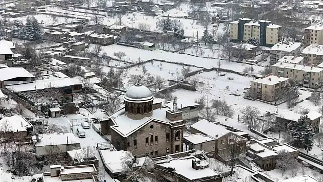 Kayseri'de kar yağışı etkili oldu