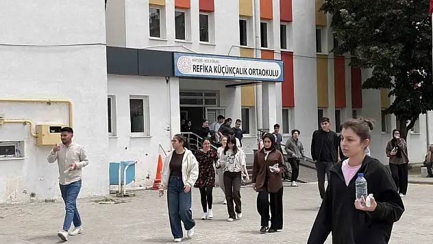Kayseri'de polis geç kalan adayları sınava yetiştirmek için seferber oldu