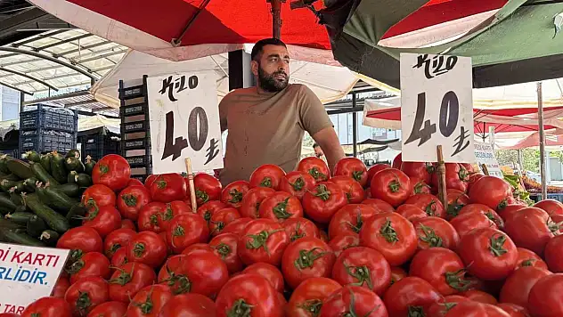 Kayseri'de semt pazarlarındaki fiyatlar yüz güldürüyor