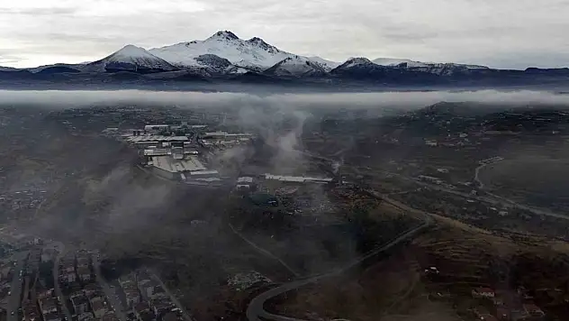 Kayseri'de sis etkisini sürdürüyor