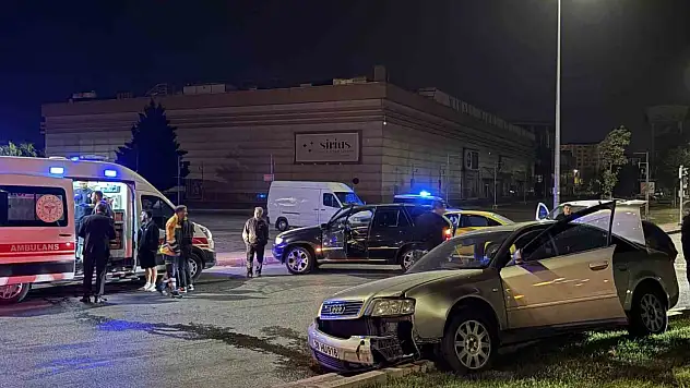 Kayseri'de ticari taksi otomobil ile çarpıştı: 1 yaralı