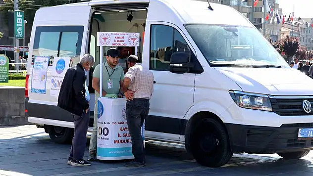 Kayseri'de tütünle mücadelede yeni dönem: 'Mobil Sigara Bırakma Aracı' hizmete başladı