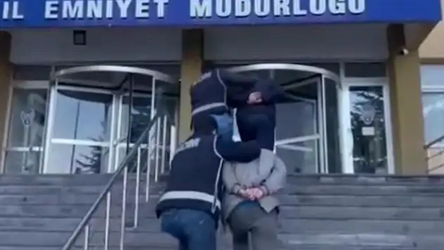 Kayseri polisinden 'sahte plaka' operasyonu: 2 gözaltı