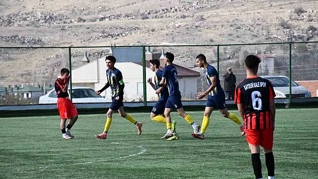 Kayseri U18 Ligi: Hacılar Erciyesspor: 1- Kalespor: 1