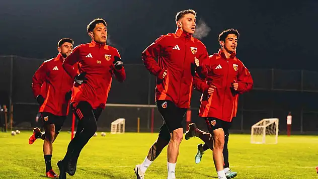 Kayserispor'un Antalya kampı başladı